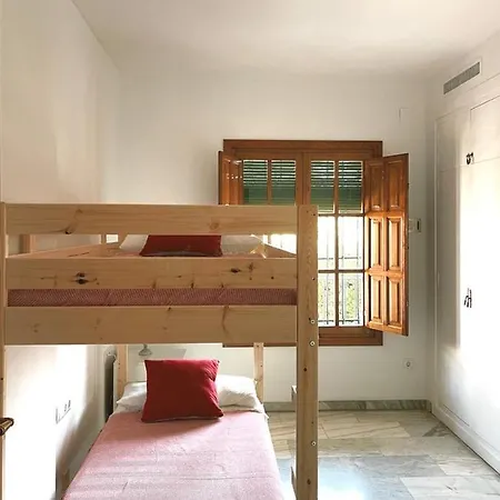 A Pies De La Alhambra