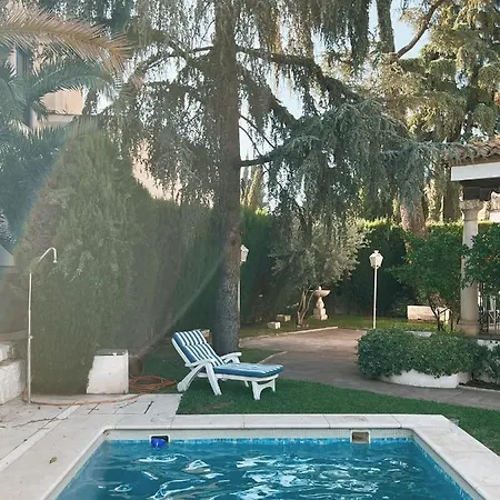 A Pies De La Alhambra *
